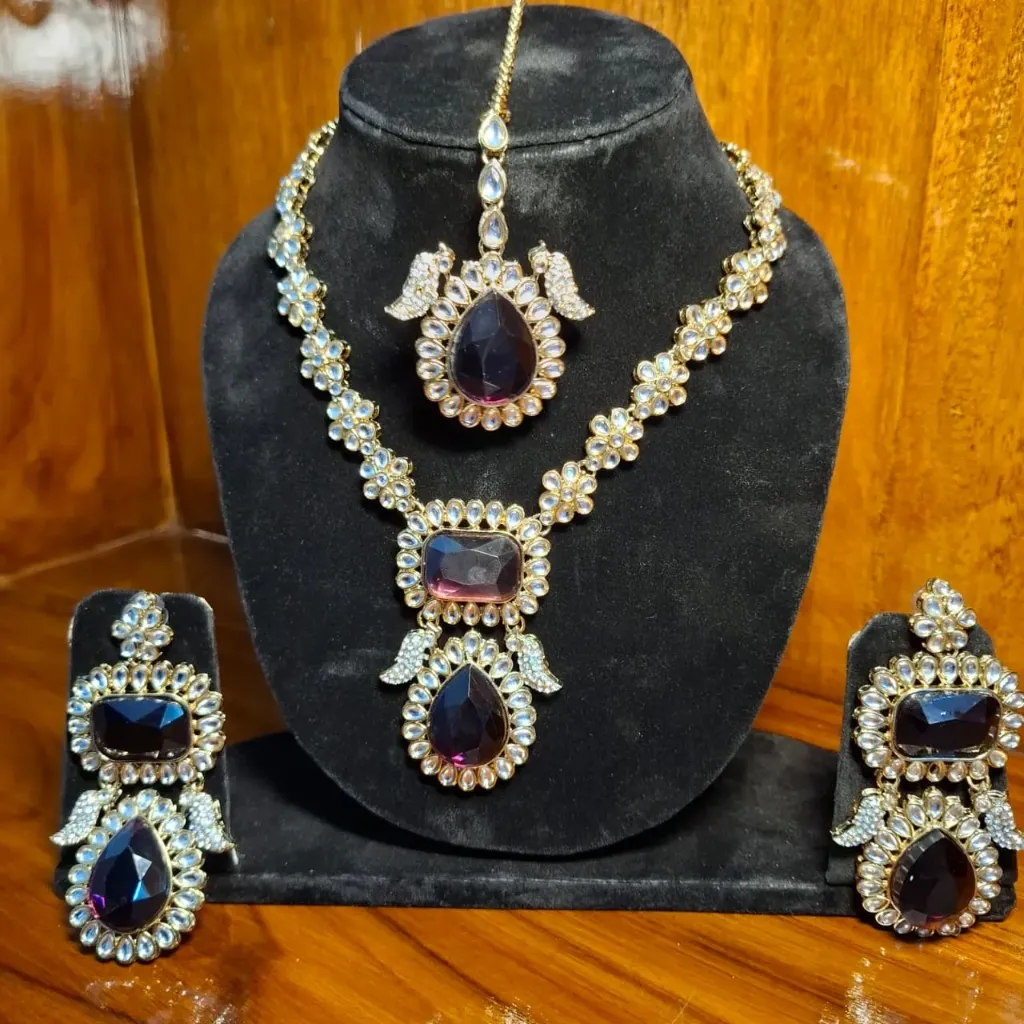 Kundan Set Wine