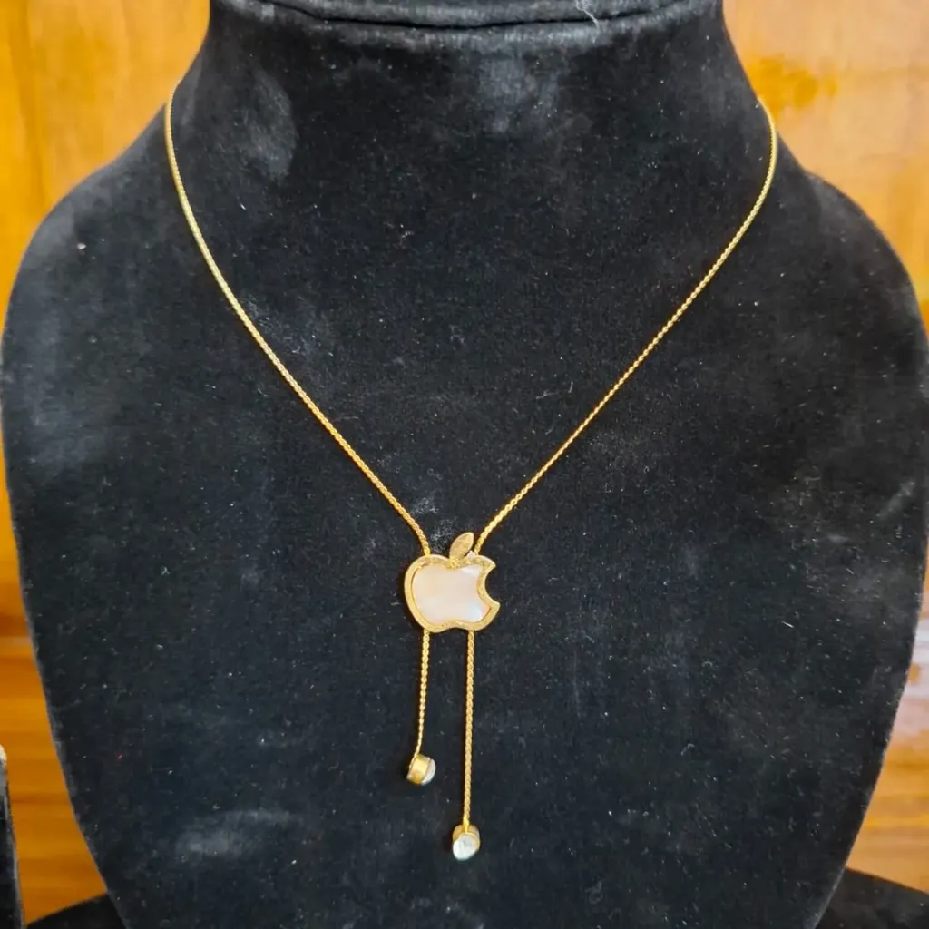 Apple Pendant Chain