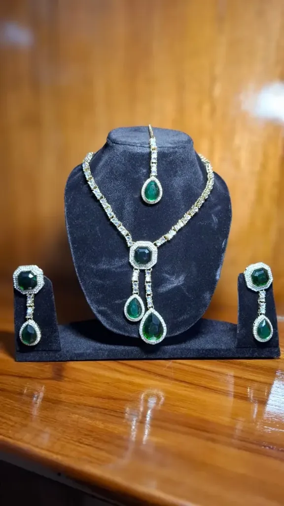 Emerald Masonite Set